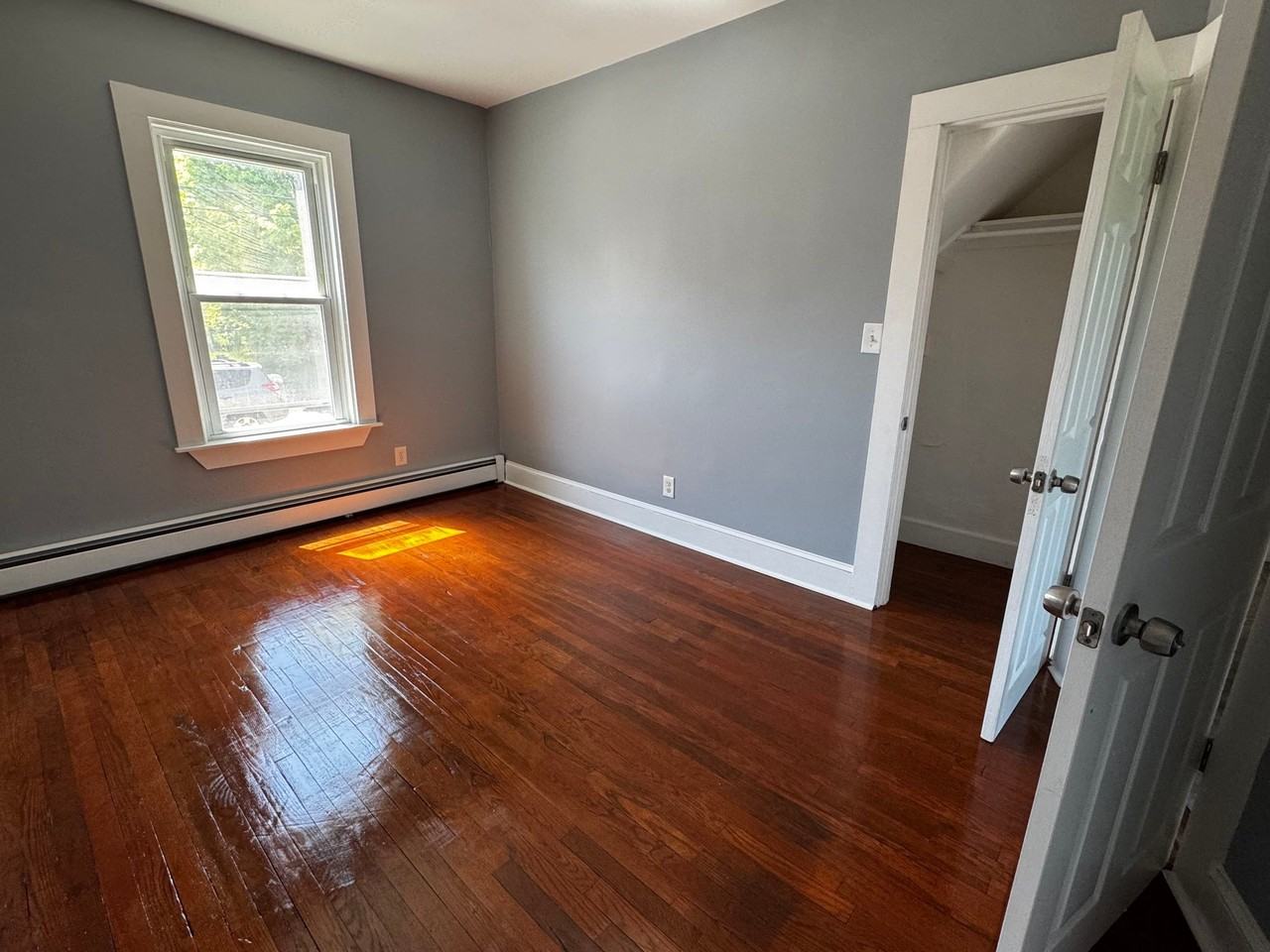 85 Gilbert St - Photo 7 of 11