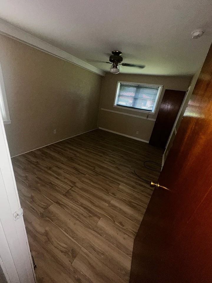 3850 Lisa Ln - Photo 7 of 20