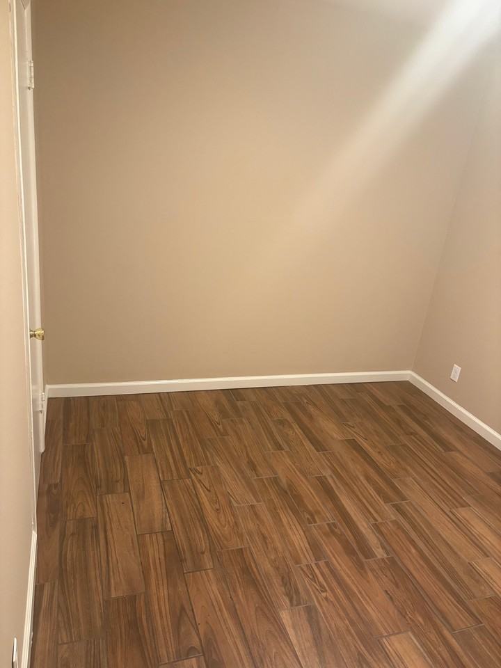 961 Yerba Buena Ave #11 - Photo 6 of 10