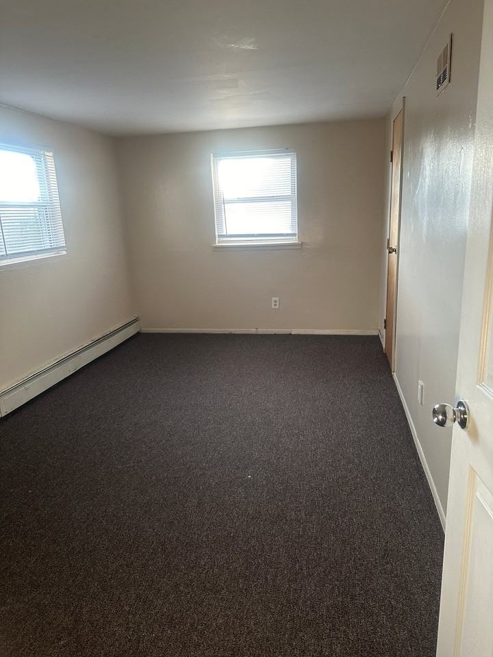15 Essen Dr - Photo 4 of 13
