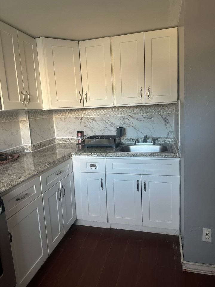15 Essen Dr - Photo 3 of 23