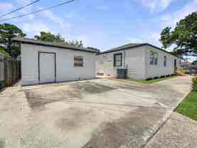 9102 Oleander St - Photo 1 of 1