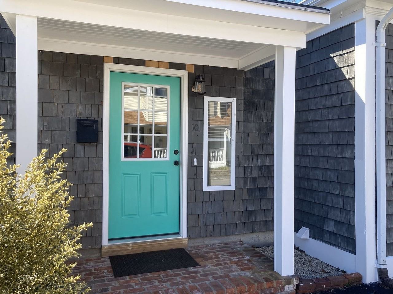 10 Narragansett Ave - Photo 2 of 15