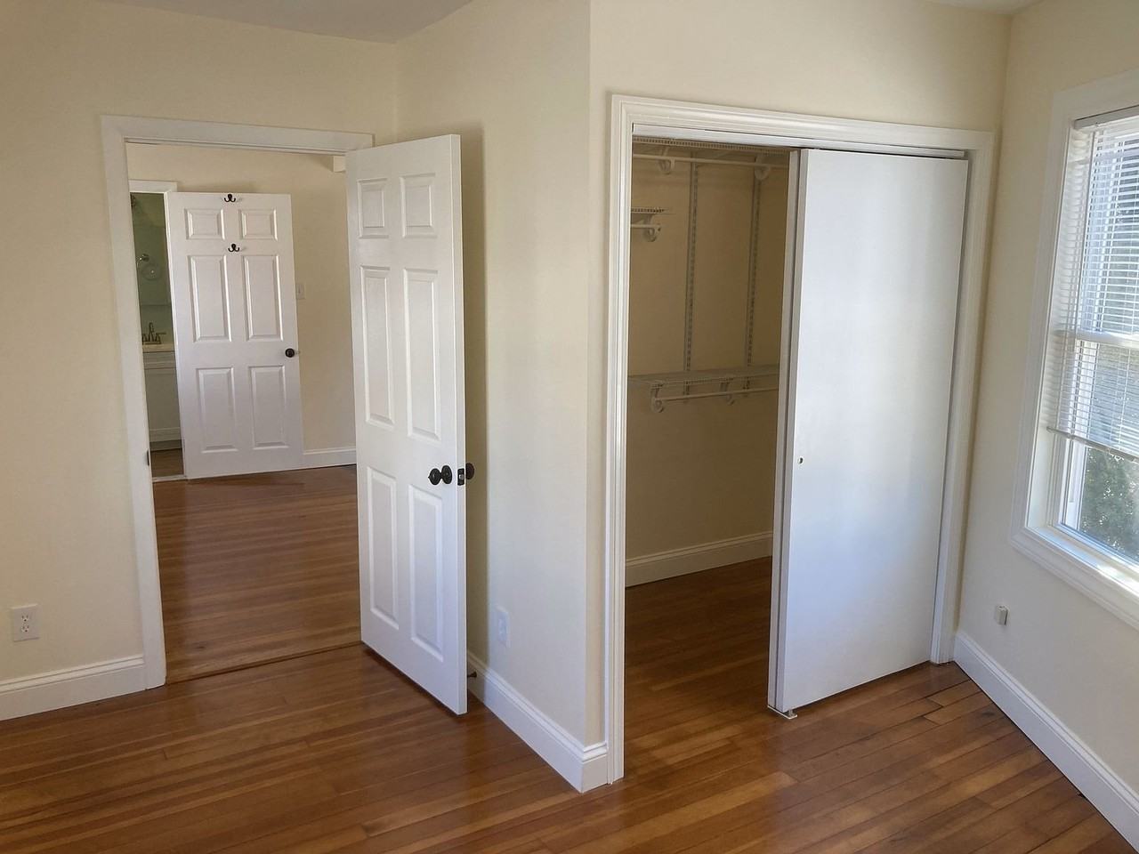 10 Narragansett Ave - Photo 3 of 15