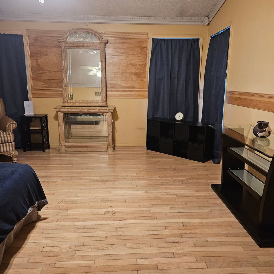 1163 Colby Dr #1 - Photo 3 of 15