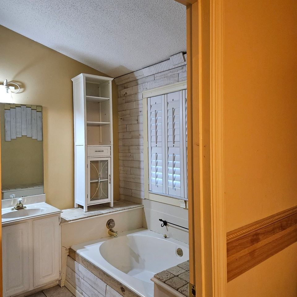 1163 Colby Dr #1 - Photo 6 of 15