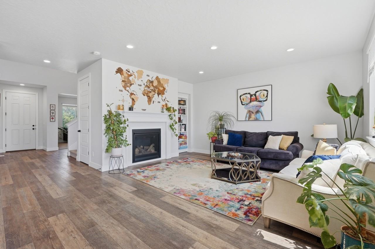 2208 N Elderberry Dr - Photo 4 of 20