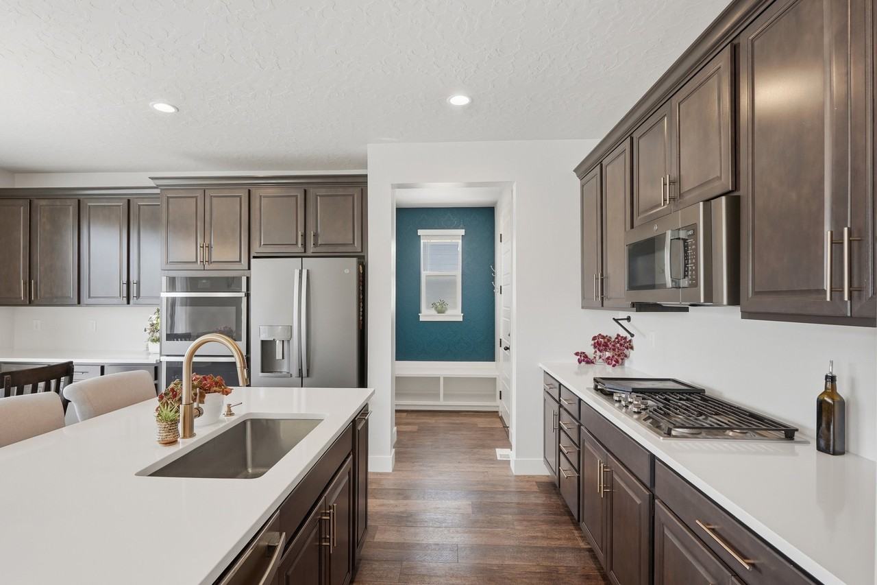2208 N Elderberry Dr - Photo 7 of 20