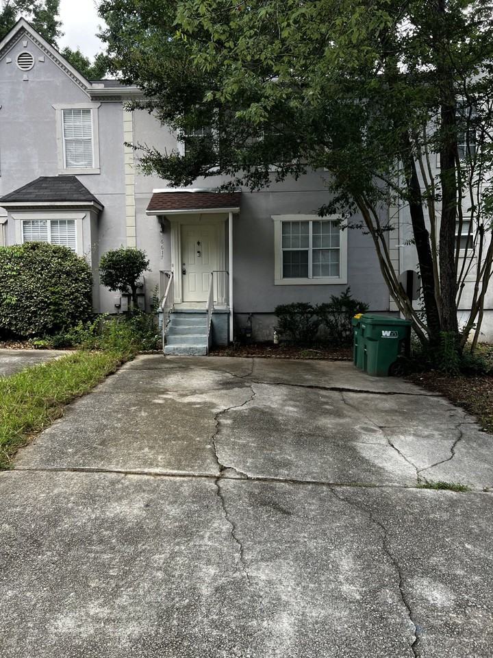 6617 Meadow Green Cir - Photo 2 of 19