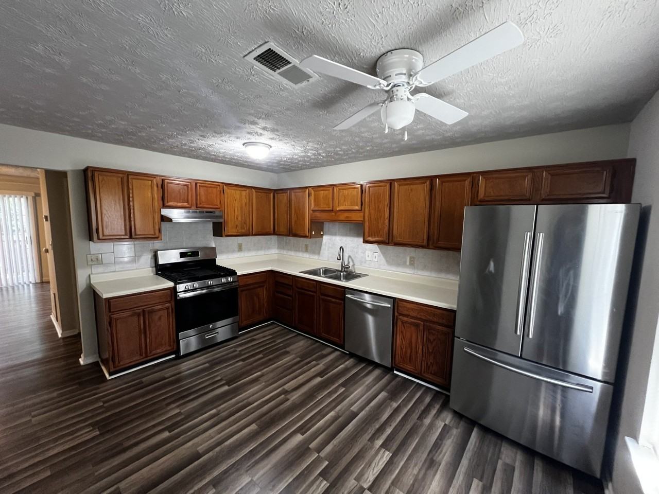 6617 Meadow Green Cir - Photo 5 of 19