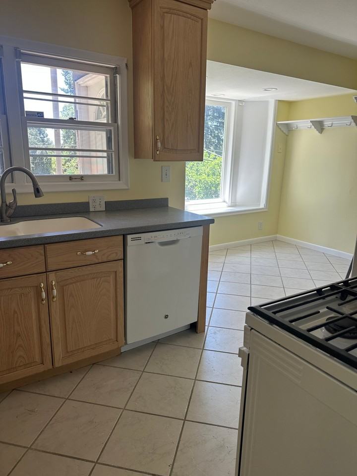 2904 E Morgan Dr - Photo 2 of 10