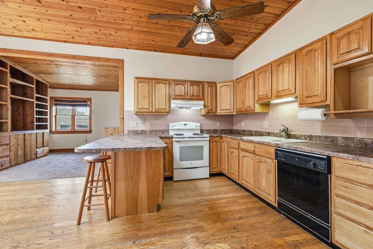 145 W Main St #1 - Photo 7 of 16