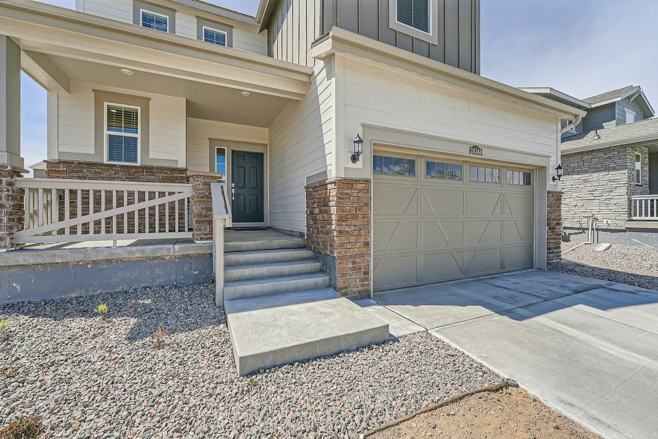 24344 E Walsh Avenue - Photo 3 of 28