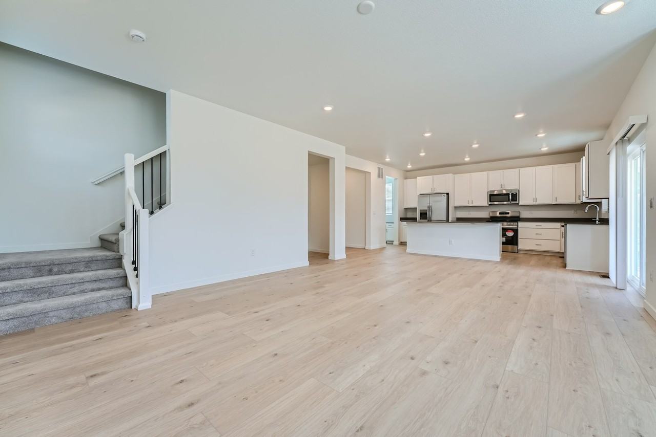 24344 E Walsh Avenue - Photo 4 of 28