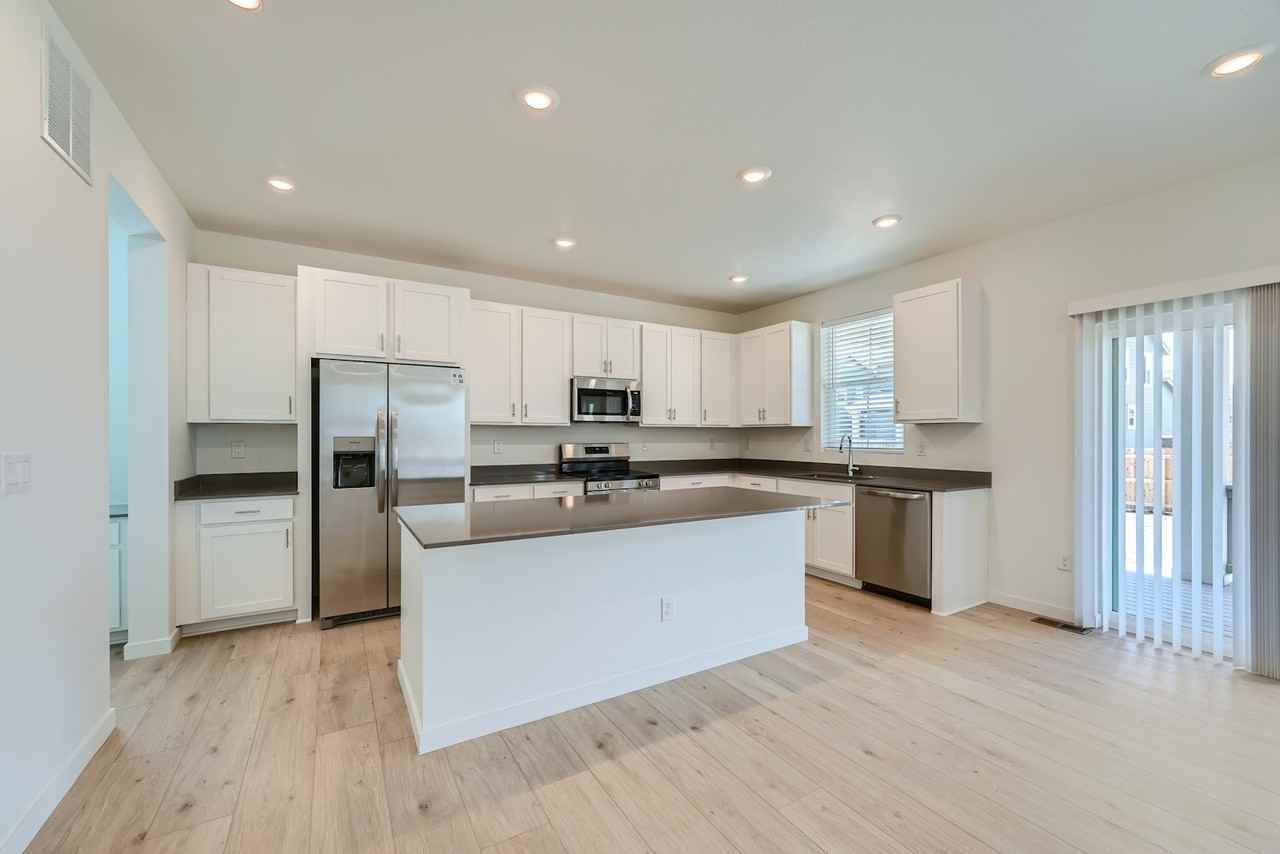 24344 E Walsh Avenue - Photo 7 of 28