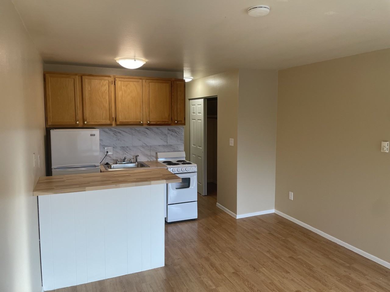 225 North Sherwood Street - Photo 2 of 10