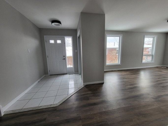 70 Penetang St - Photo 2 of 16