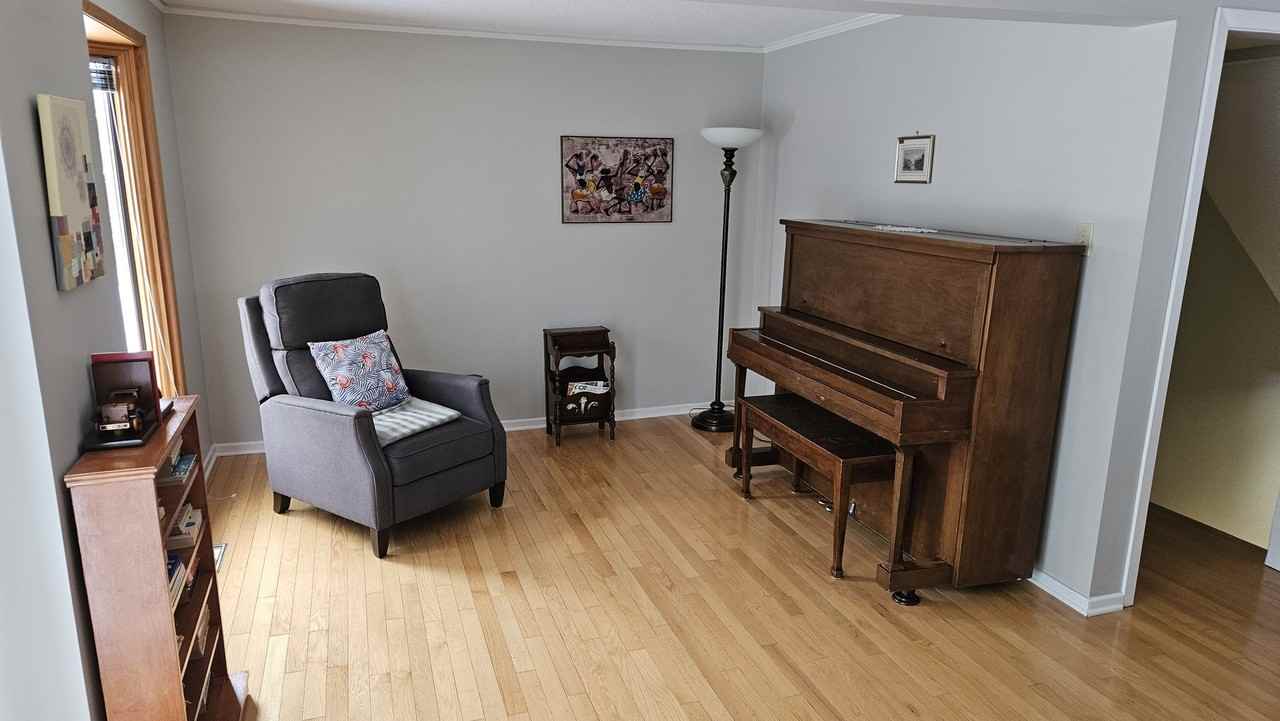 130 Withrow Ave - Photo 5 of 13