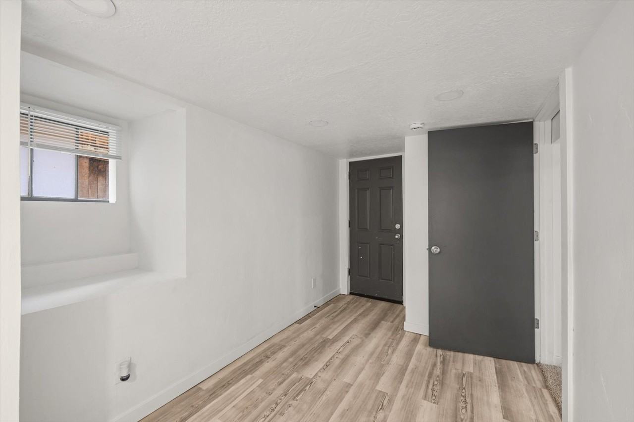 604 East 3rd Avenue - Photo 7 of 22