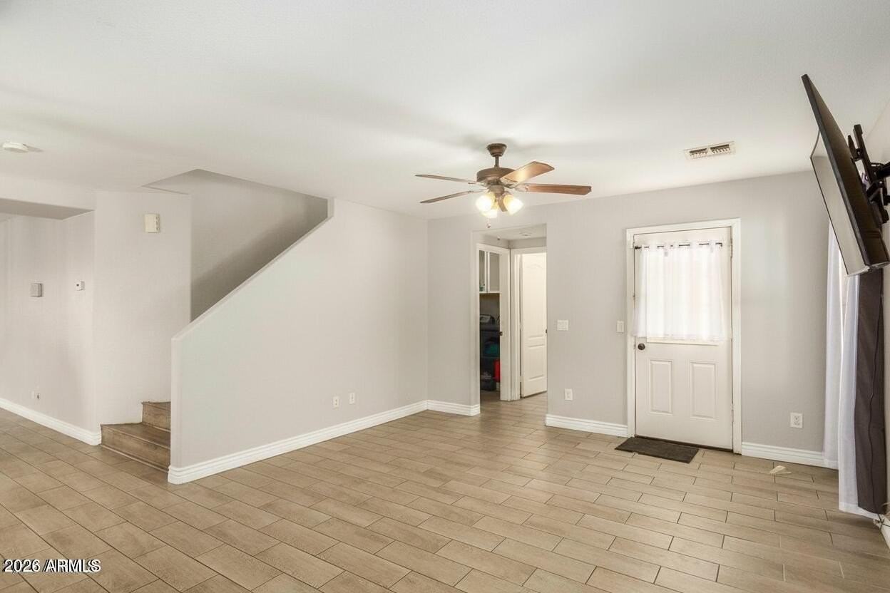 9124 W Elm St - Photo 6 of 16