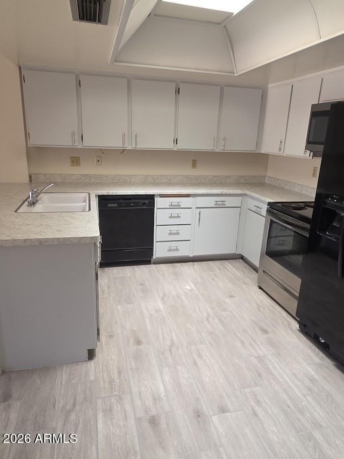 11226 S Tomi Dr - Photo 3 of 16