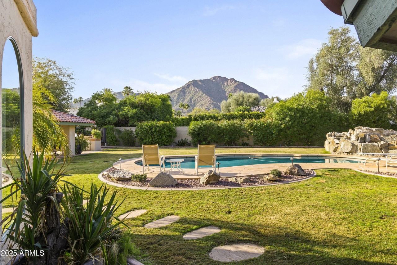 6131 E Naumann Dr