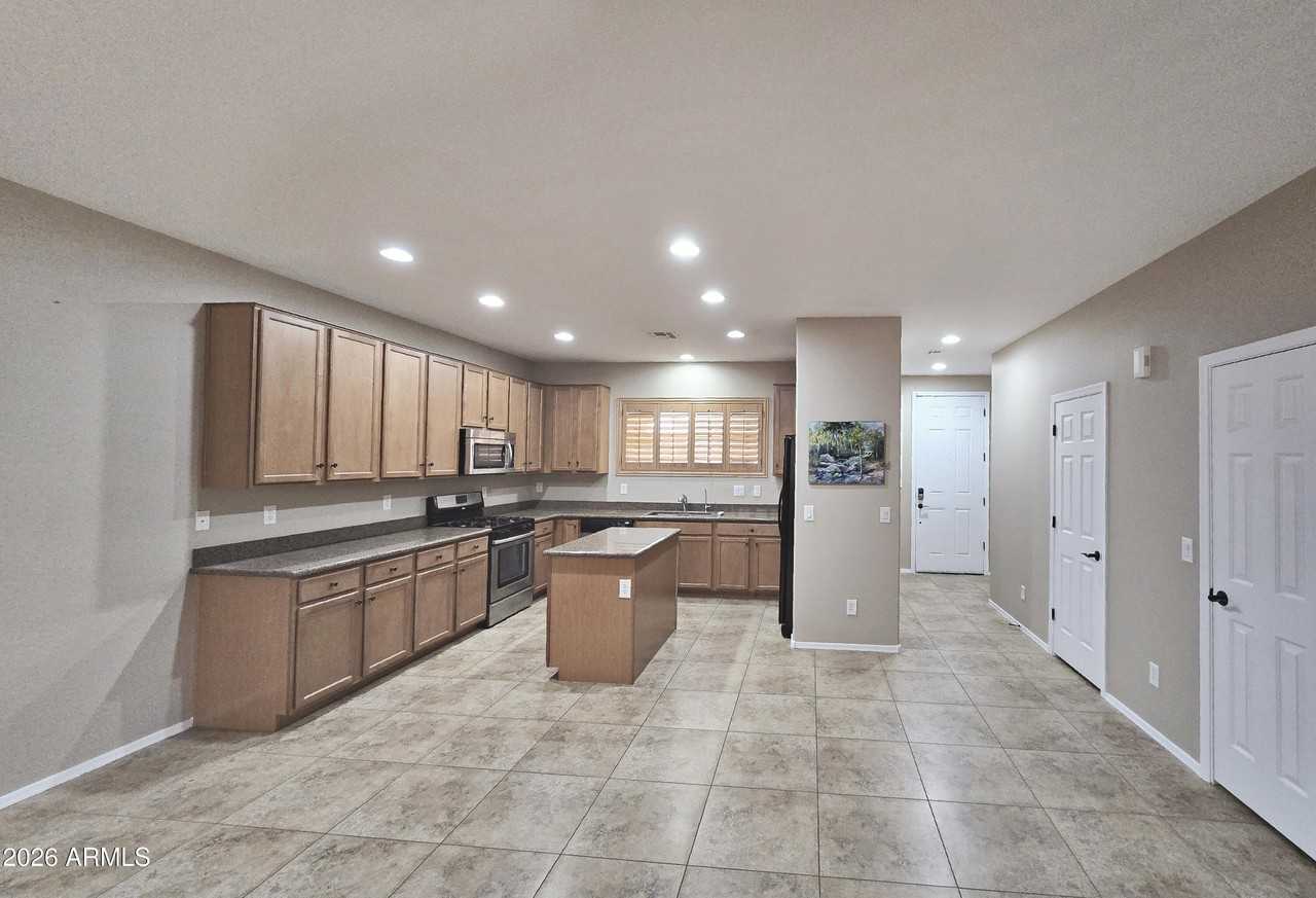 3853 E Branham Ln - Photo 4 of 14