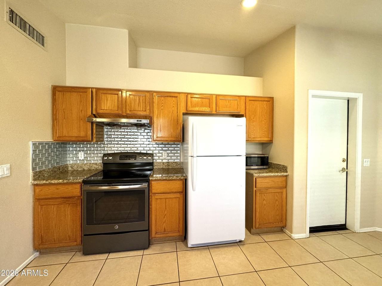 629 N Kenneth Pl - Photo 3 of 23