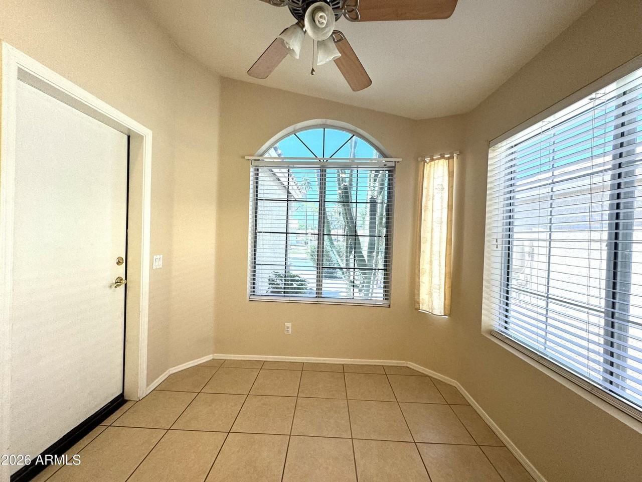 629 N Kenneth Pl - Photo 4 of 23