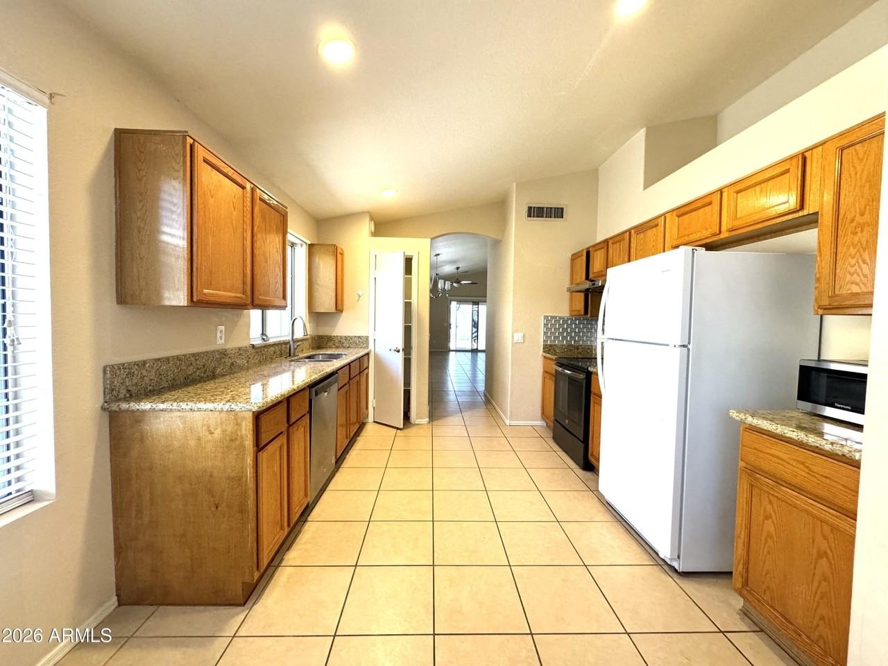 629 N Kenneth Pl - Photo 6 of 23