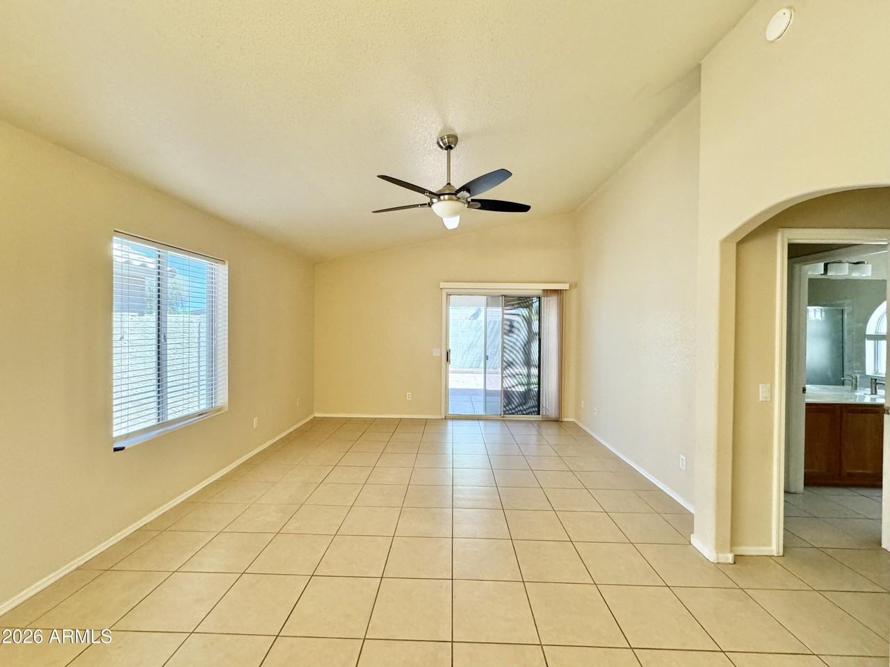629 N Kenneth Pl - Photo 7 of 23