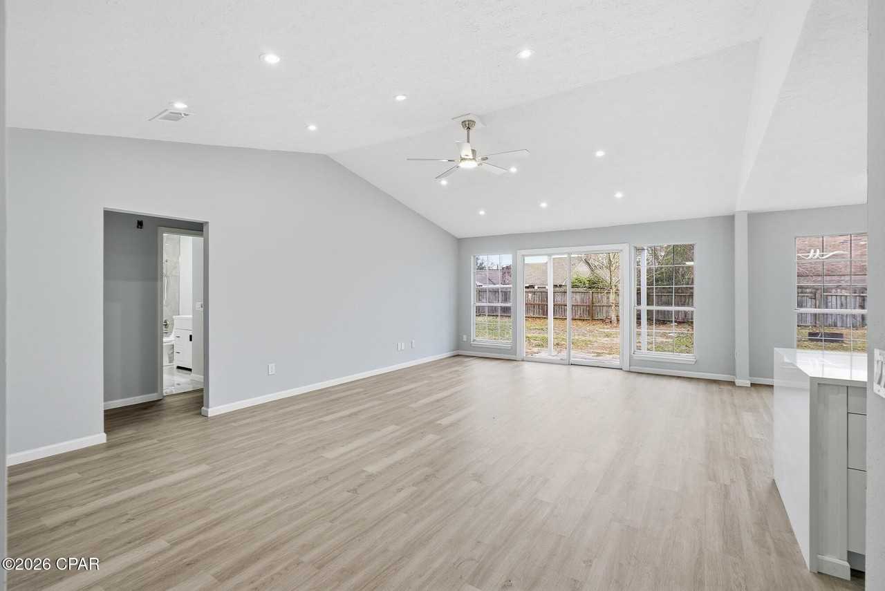 1434 Santa Anita Dr - Photo 7 of 38