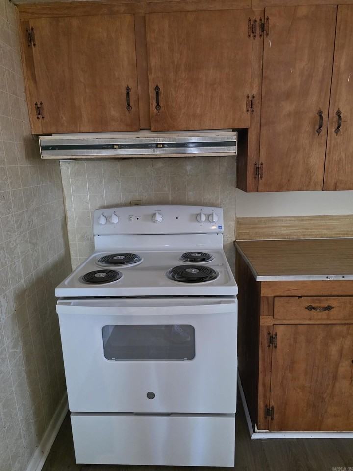 7524 Shady Grove Rd - Photo 4 of 11