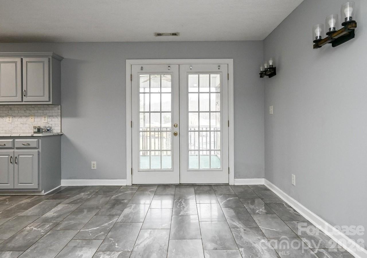 4211 Blue Springs Rd - Photo 5 of 13