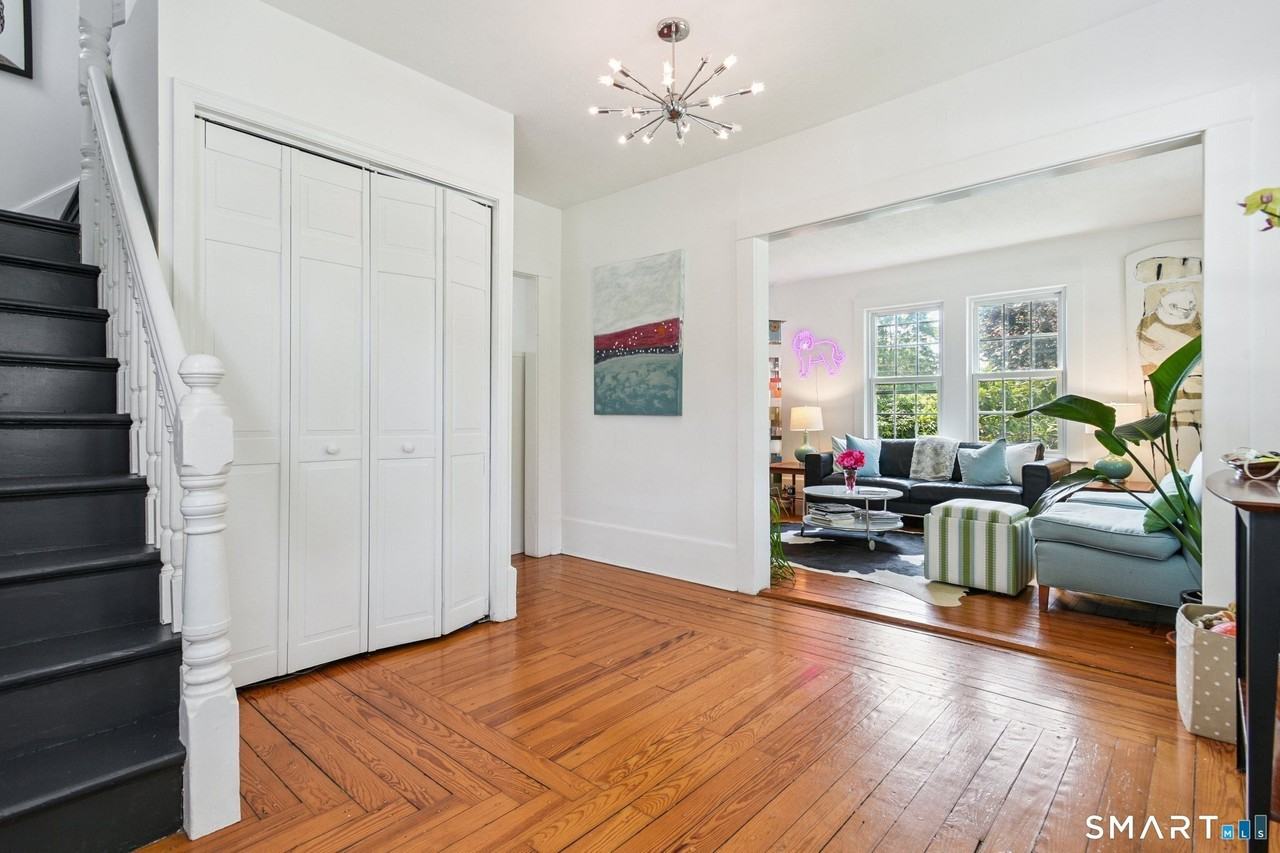 24 Warren Ave - Photo 4 of 37