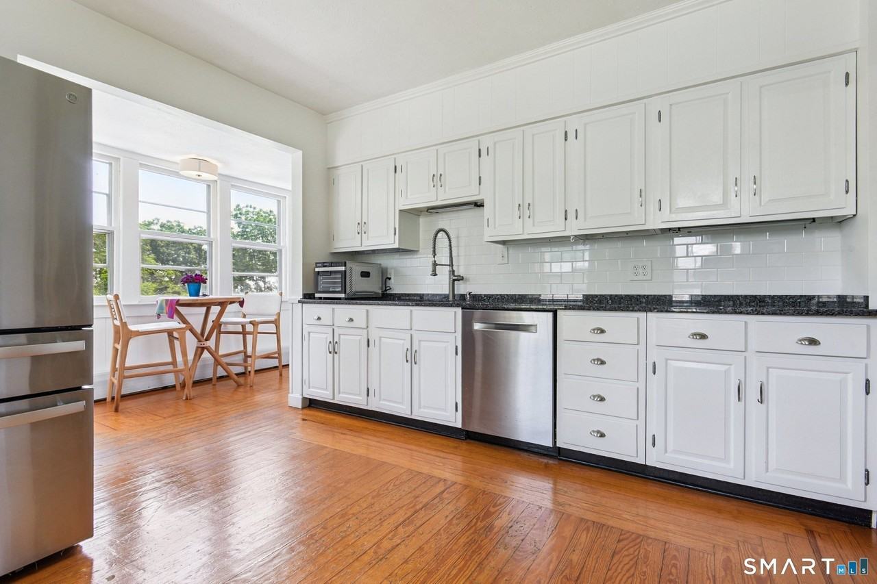 24 Warren Ave - Photo 7 of 37