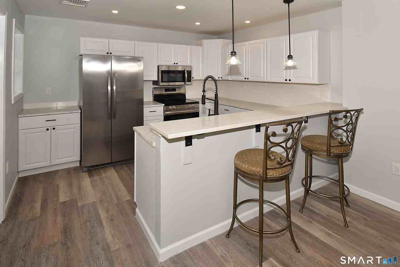 265B Lincoln St #B - Photo 2 of 21