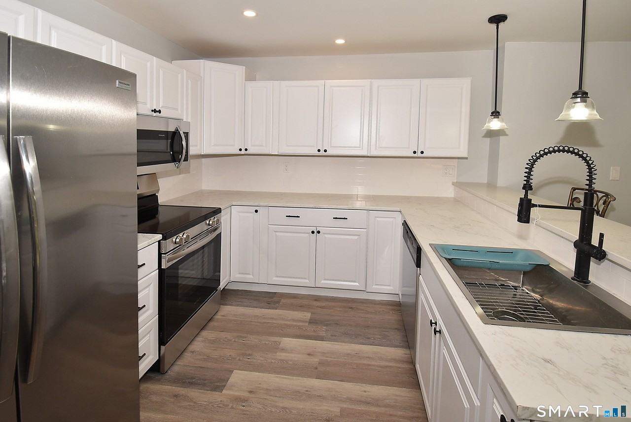 265B Lincoln St #B - Photo 6 of 21