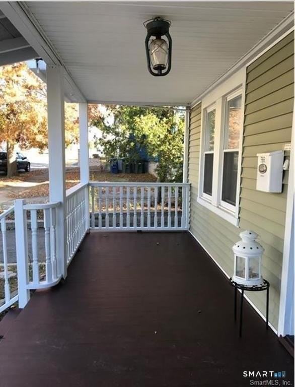 564 Midland St - Photo 5 of 24
