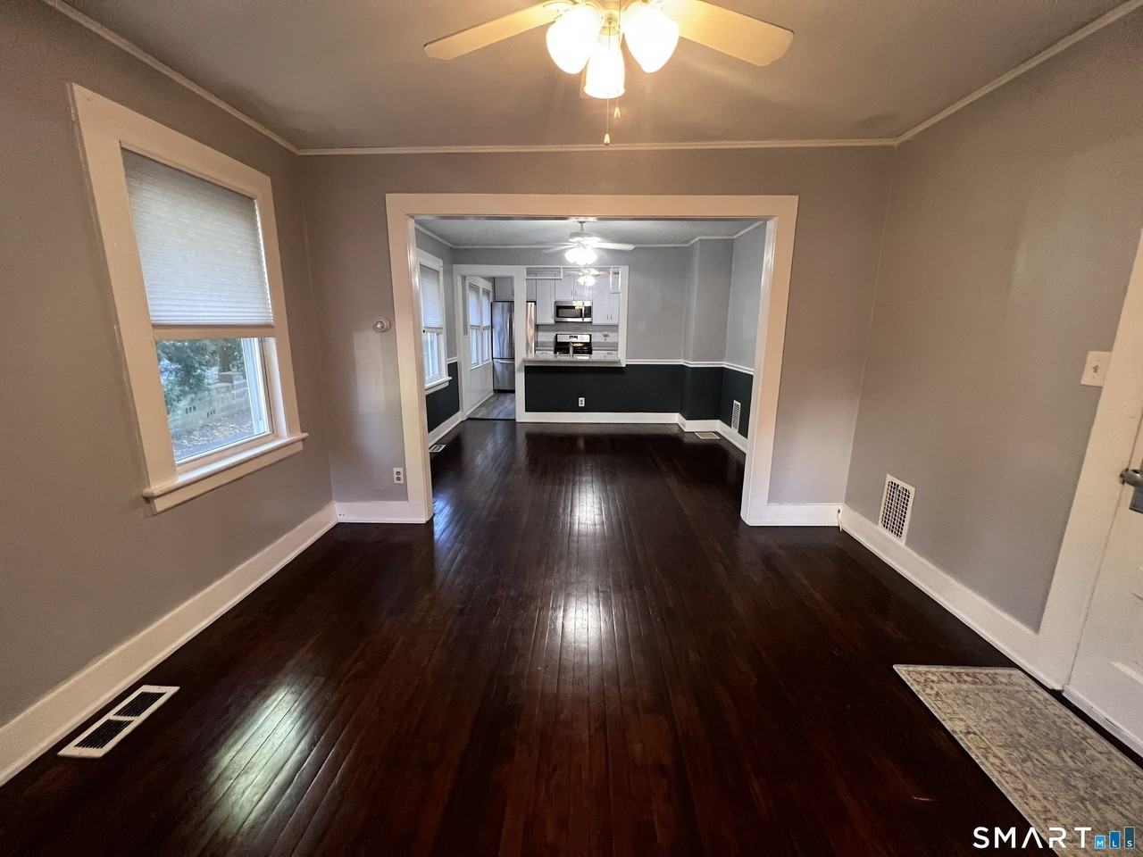 564 Midland St - Photo 7 of 24