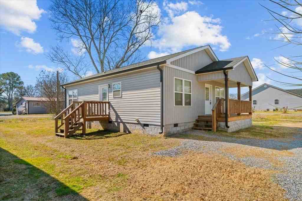 4 5th Ave W - Photo 4 of 32