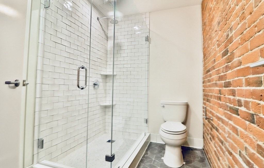 63 Melcher St - Photo 5 of 8
