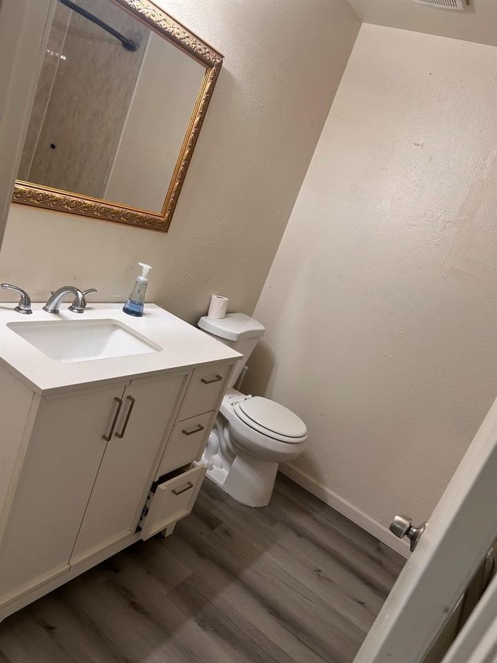 475 N Manila Ave #202 - Photo 7 of 10