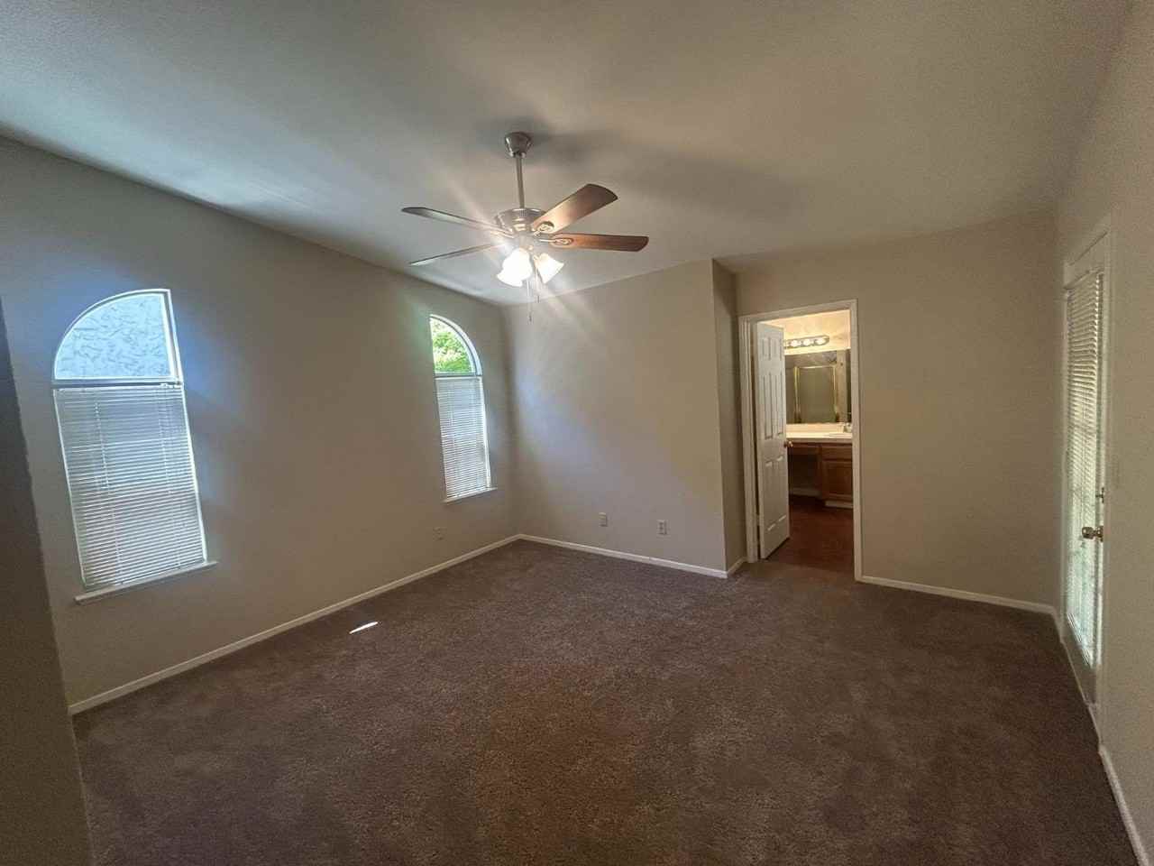 3256 W Calimyrna Ave - Photo 6 of 9