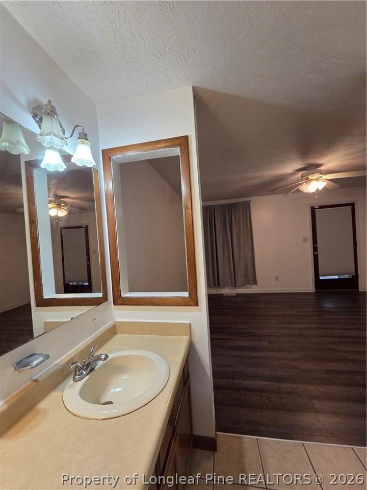 5611 Nix Rd - Photo 6 of 10
