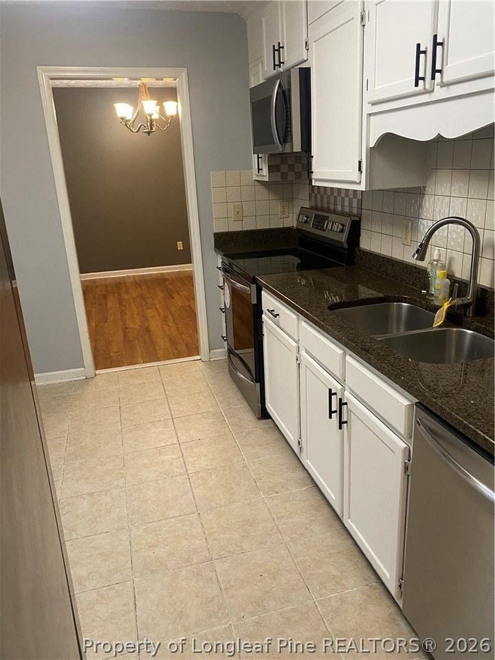 1728 Empress Ln - Photo 3 of 18