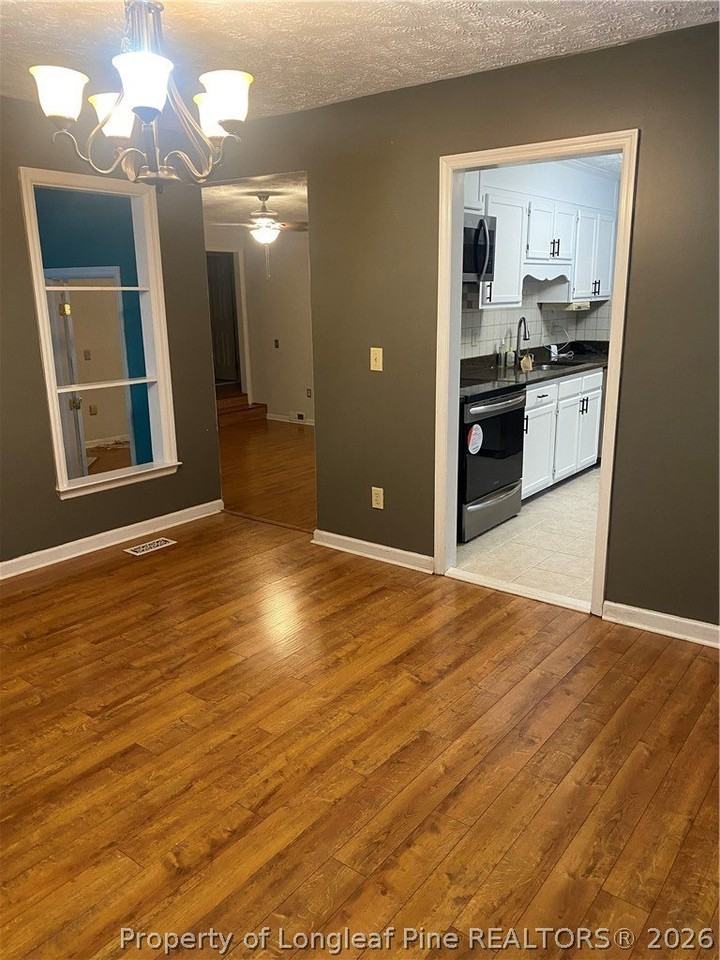 1728 Empress Ln - Photo 5 of 18
