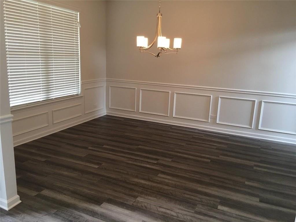 5650 Mirror Lake Dr - Photo 5 of 27