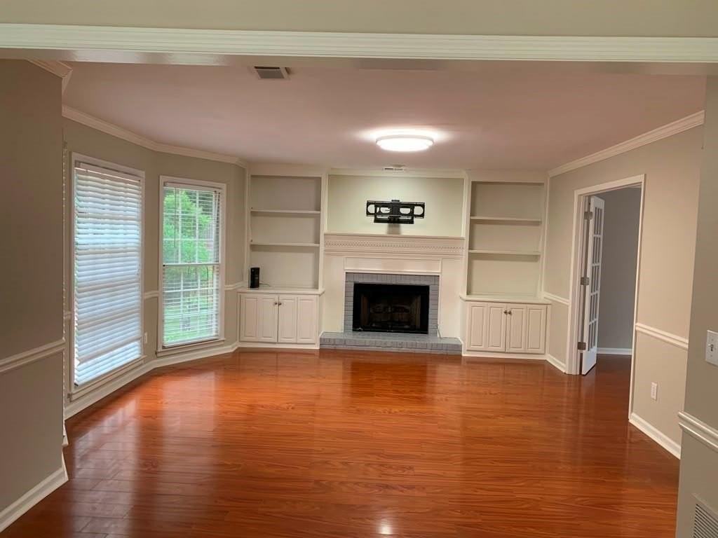 3014 Eglantine Ct - Photo 2 of 18