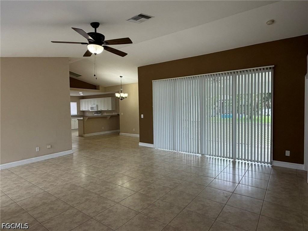 3404 Ne 9th Ave - Photo 4 of 39